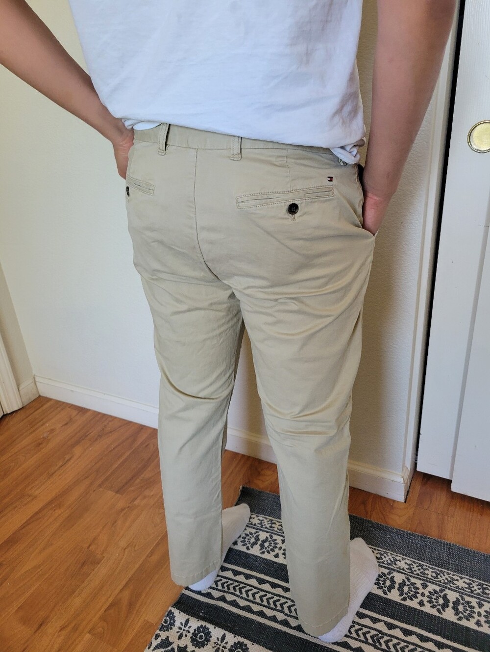Tommy Hilfiger Men's Light Khaki Chino Pants Size 33x30